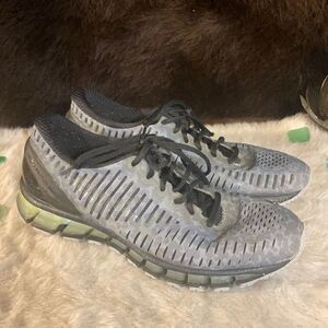 Asics shoes 9.5 (4734)